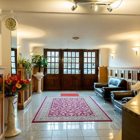 Hotel Pension Dahlem เบอร์ลิน ภายนอก รูปภาพ