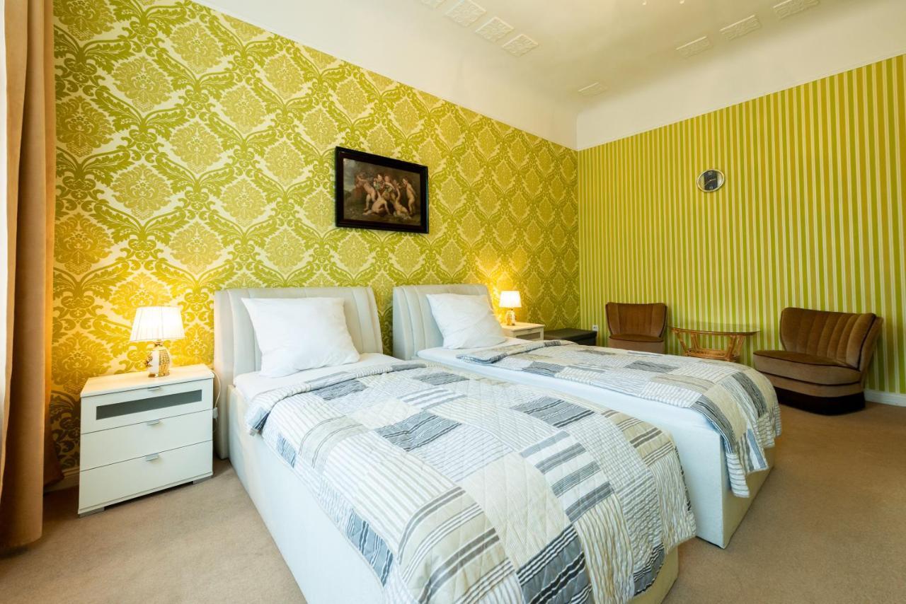 Hotel Pension Dahlem เบอร์ลิน ภายนอก รูปภาพ