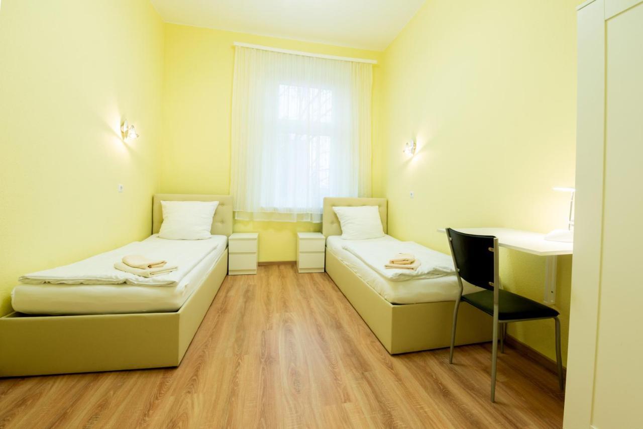 Hotel Pension Dahlem เบอร์ลิน ภายนอก รูปภาพ