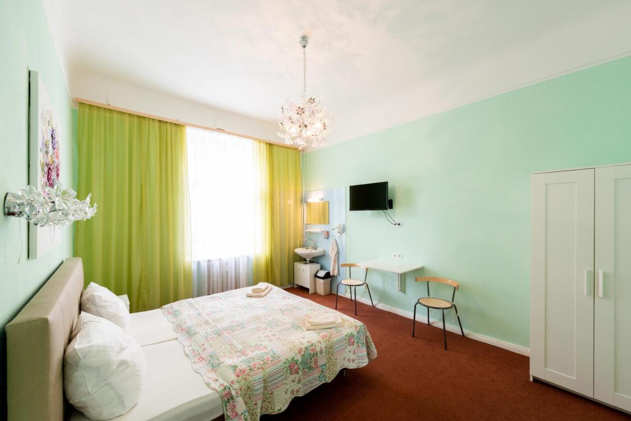 Hotel Pension Dahlem เบอร์ลิน ภายนอก รูปภาพ