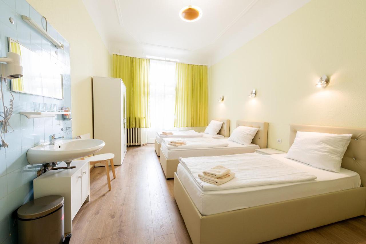 Hotel Pension Dahlem เบอร์ลิน ภายนอก รูปภาพ