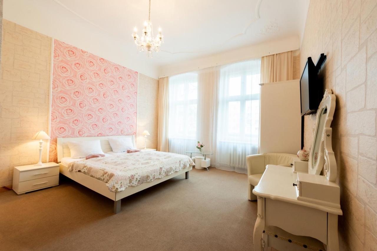 Hotel Pension Dahlem เบอร์ลิน ภายนอก รูปภาพ