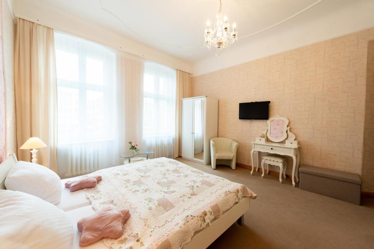 Hotel Pension Dahlem เบอร์ลิน ภายนอก รูปภาพ