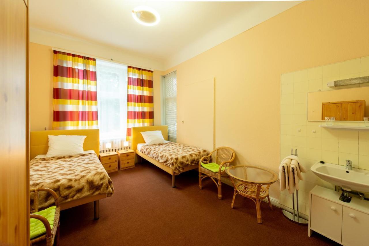 Hotel Pension Dahlem เบอร์ลิน ภายนอก รูปภาพ
