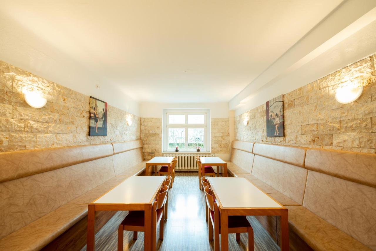 Hotel Pension Dahlem เบอร์ลิน ภายนอก รูปภาพ